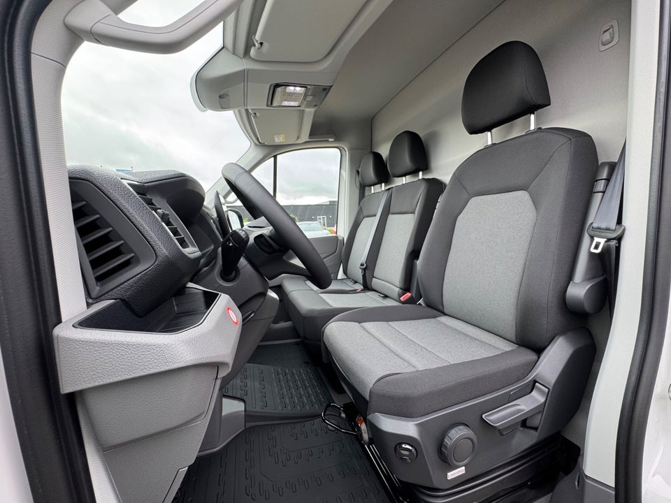 VW Crafter 35 2,0 TDi 177 Kassevogn L3H3 aut.