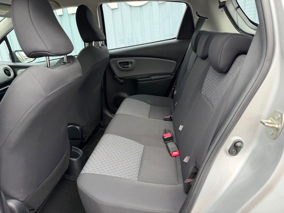 Toyota Yaris 1,3 VVT-i T2 5d