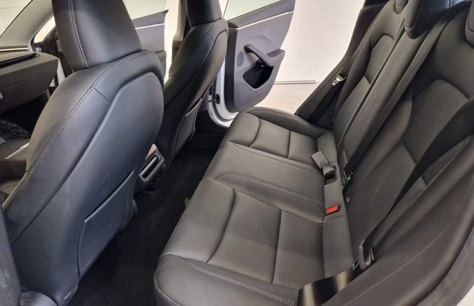 Tesla Model 3 RWD 4d