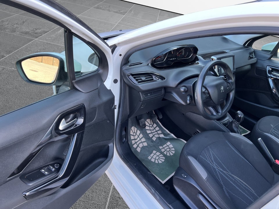 Peugeot 208 1,2 VTi 82 Active 5d