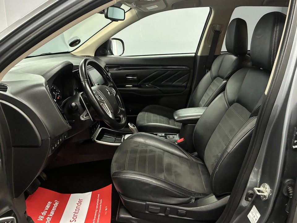 Mitsubishi Outlander 2,4 PHEV Intense CVT 4WD 5d