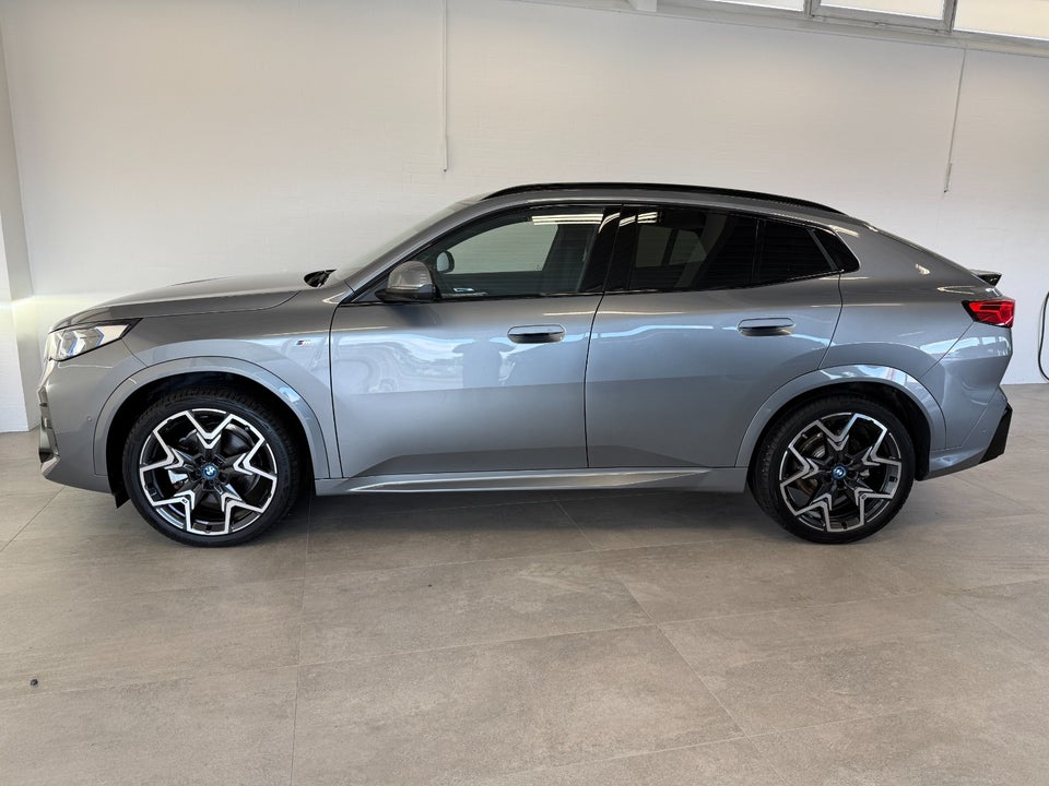 BMW iX2 xDrive30 M-Sport 5d