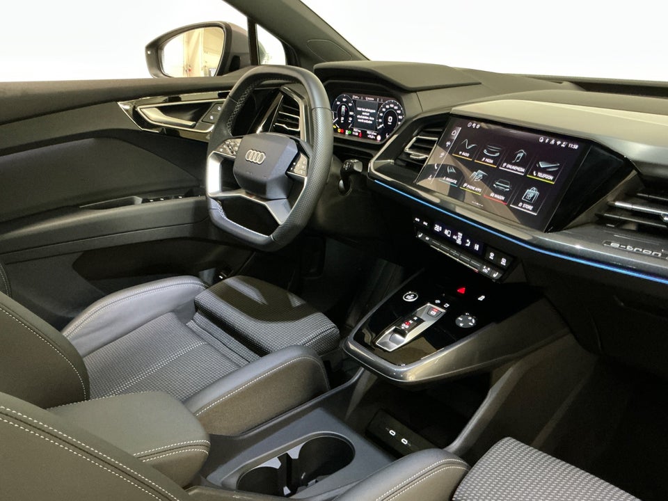 Audi Q4 e-tron 45 S-line 5d