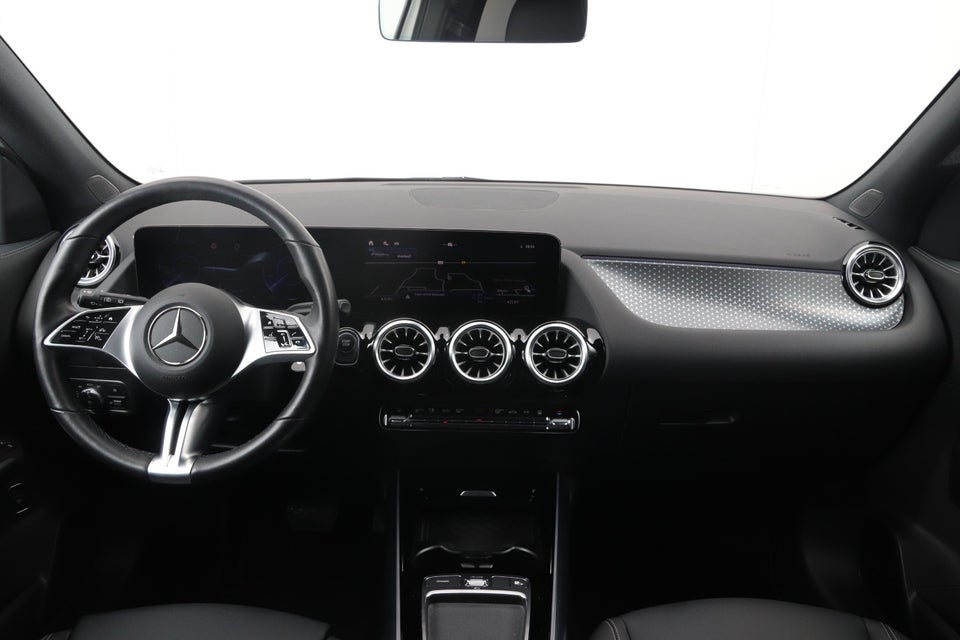 Mercedes EQA300 Progressive 4Matic Van 5d