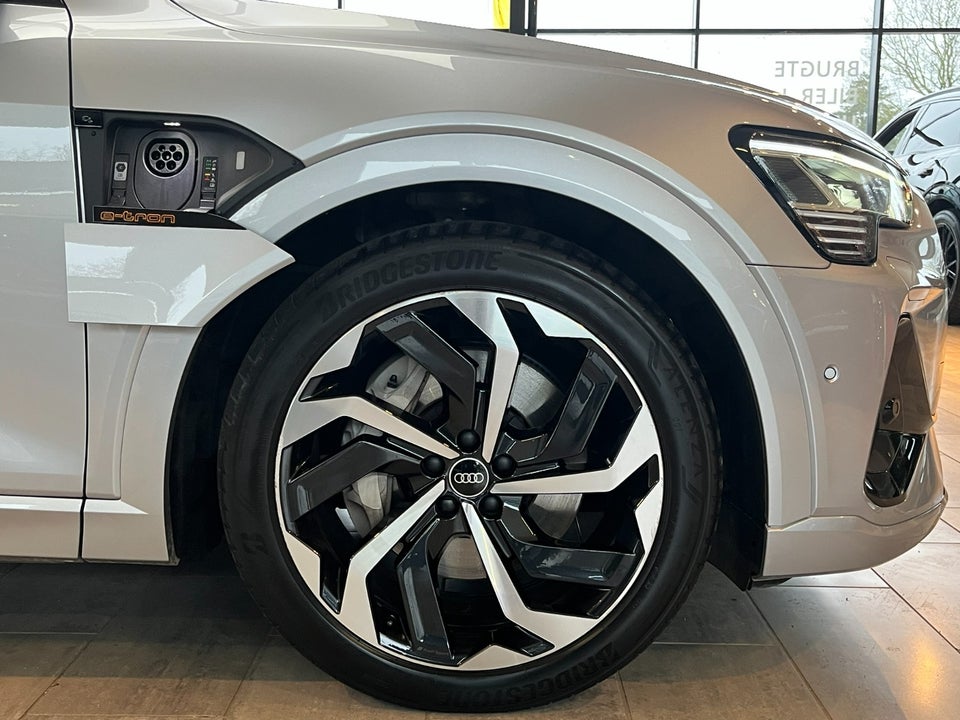 Audi e-tron 55 S-line Sportback quattro 5d