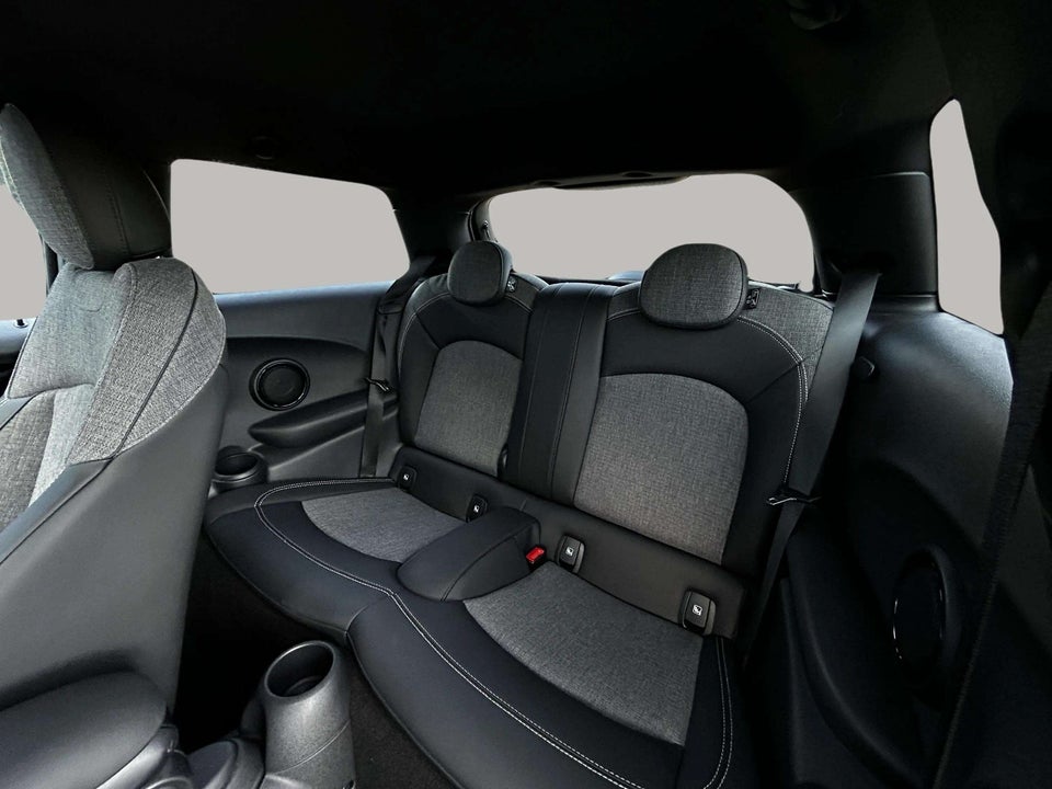 MINI Cooper SE Classic Trim 3d