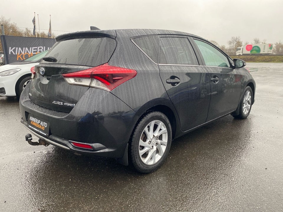 Toyota Auris 1,8 Hybrid H2 Comfort CVT 5d