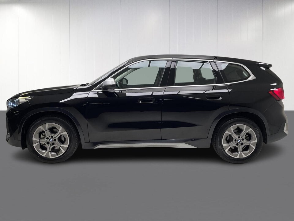 BMW iX1 eDrive20 X-Line 5d