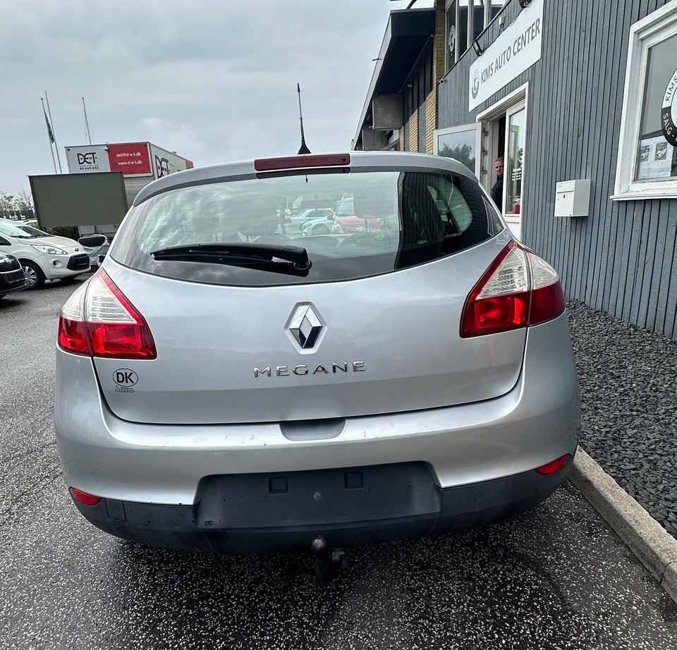 Renault Megane III 1,6 100 Expression 5d