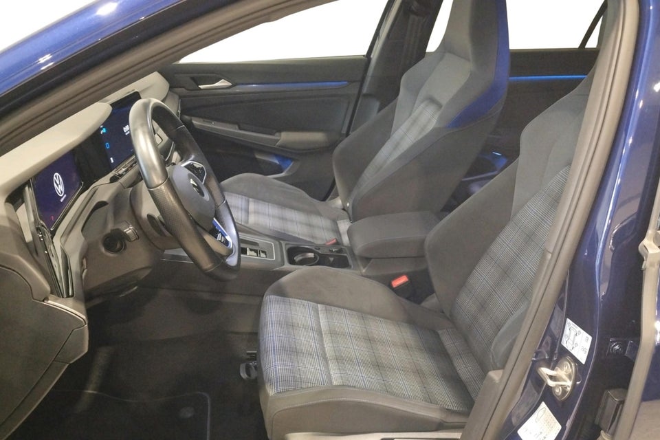 VW Golf VIII 1,4 GTE DSG 5d