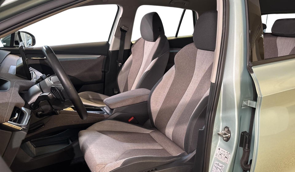 Skoda Enyaq 60 iV Selection Lodge 5d