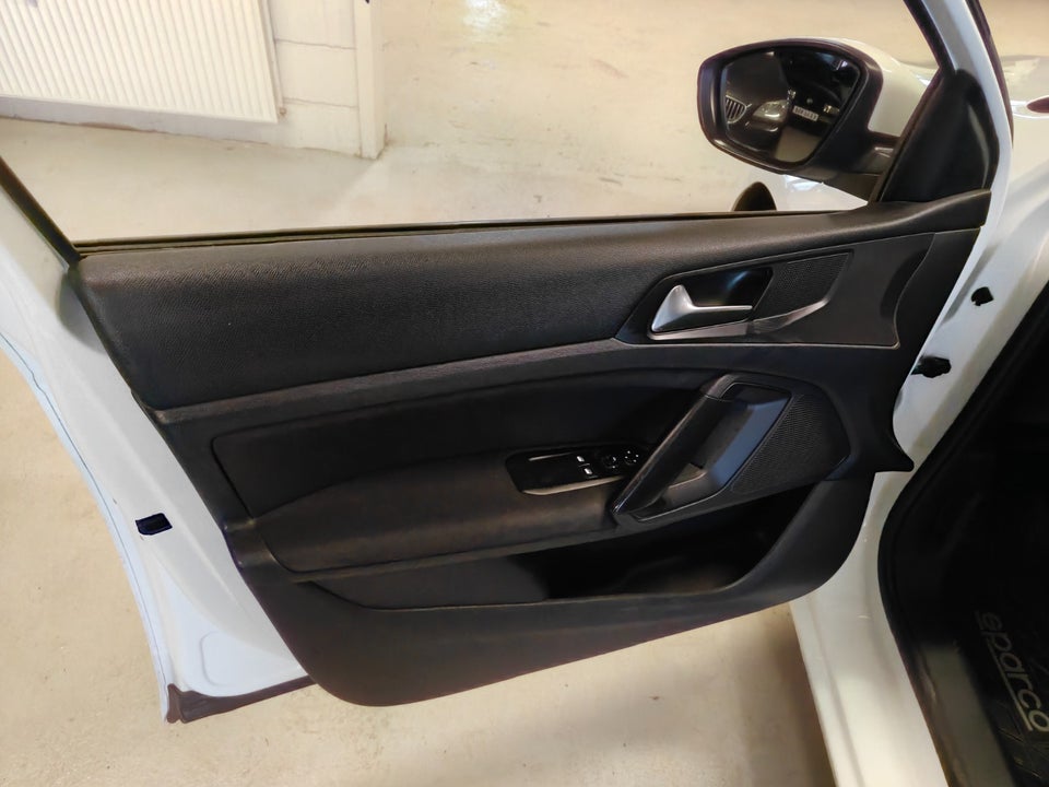 Peugeot 308 1,2 VTi 82 Active 5d