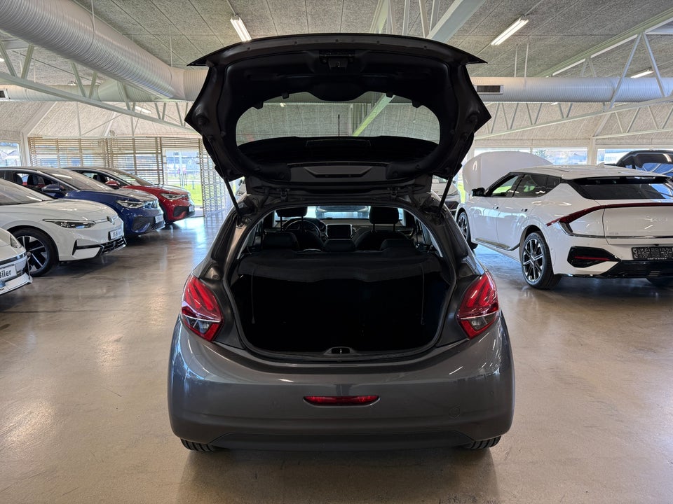 Peugeot 208 1,6 BlueHDi 100 Desire Sky 5d