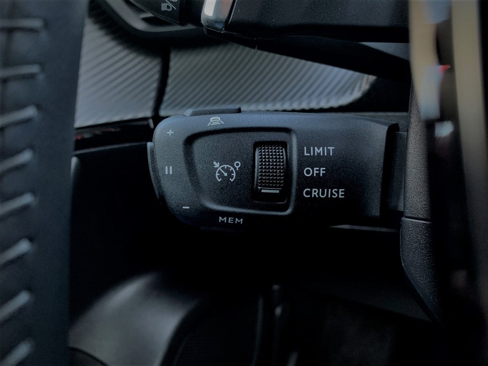 Peugeot 2008 1,2 PureTech 130 Selection Sport EAT8 5d