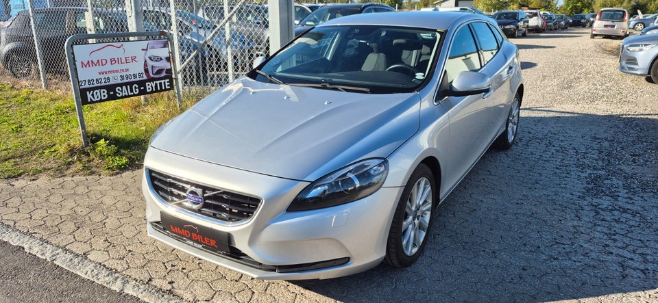 Volvo V40 2,0 D4 190 Momentum 5d