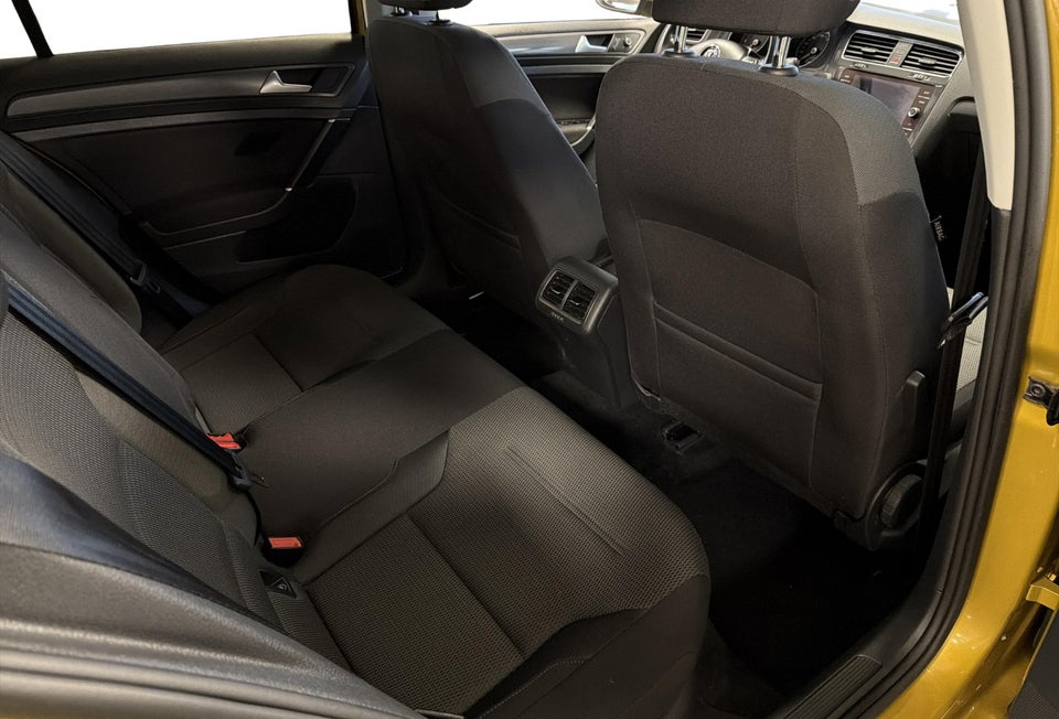 VW Golf VII 1,6 TDi 115 Comfortline Variant 5d