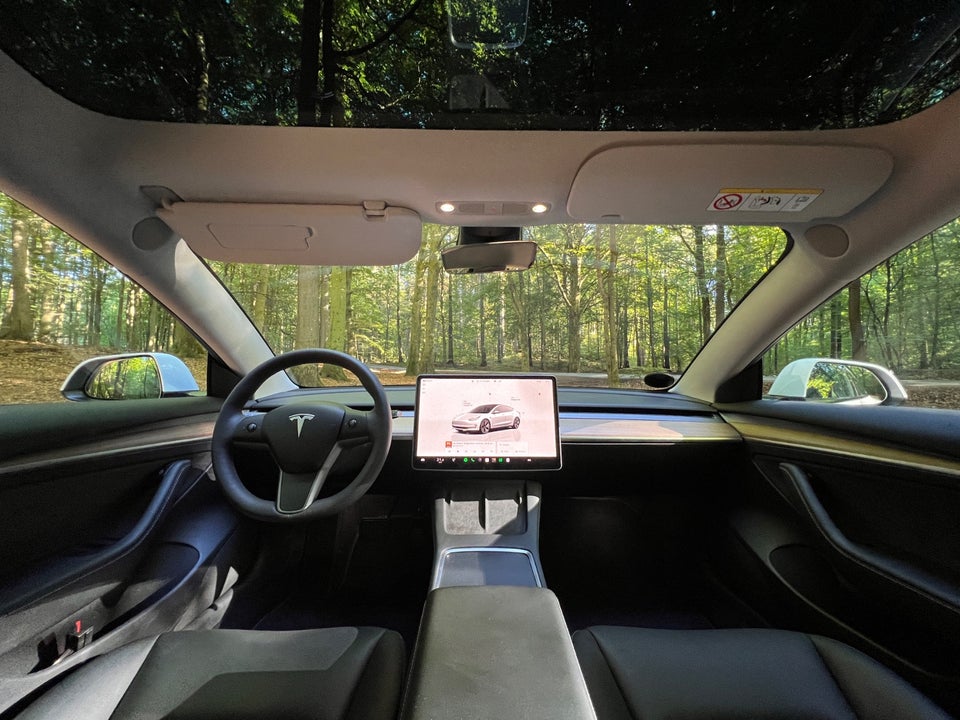 Tesla Model 3 Long Range AWD 4d