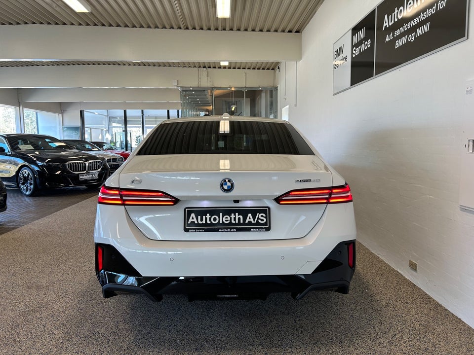 BMW i5 eDrive40 Fully Charged M-Sport 4d