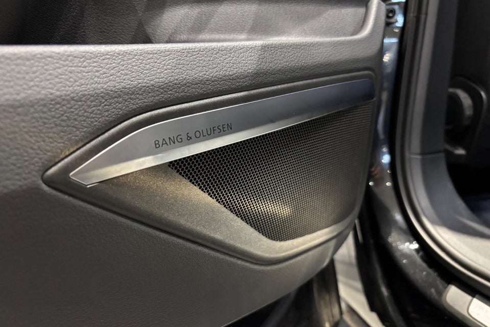 Audi Q8 e-tron 55 S-line quattro 5d