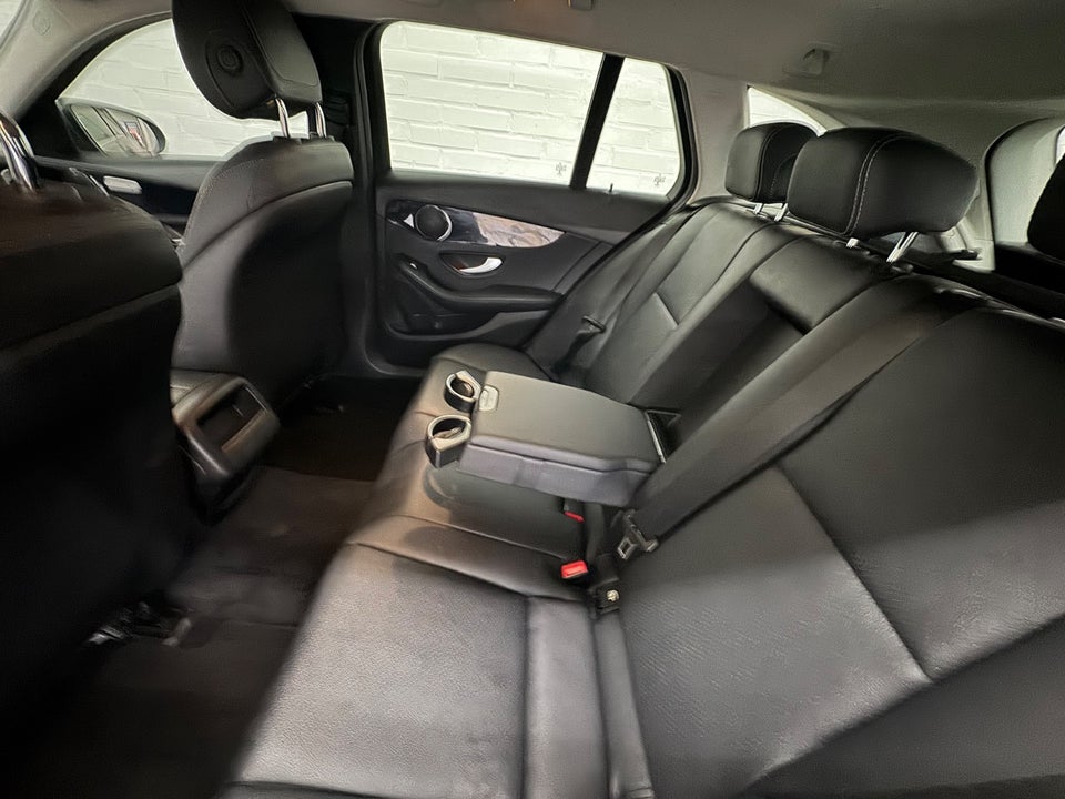 Mercedes C220 d 2,2 AMG Line stc. aut. 5d