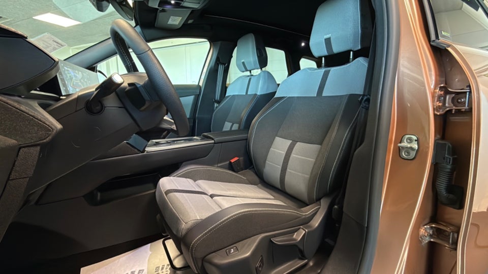 Opel Grandland-e 73 GS Sky 5d