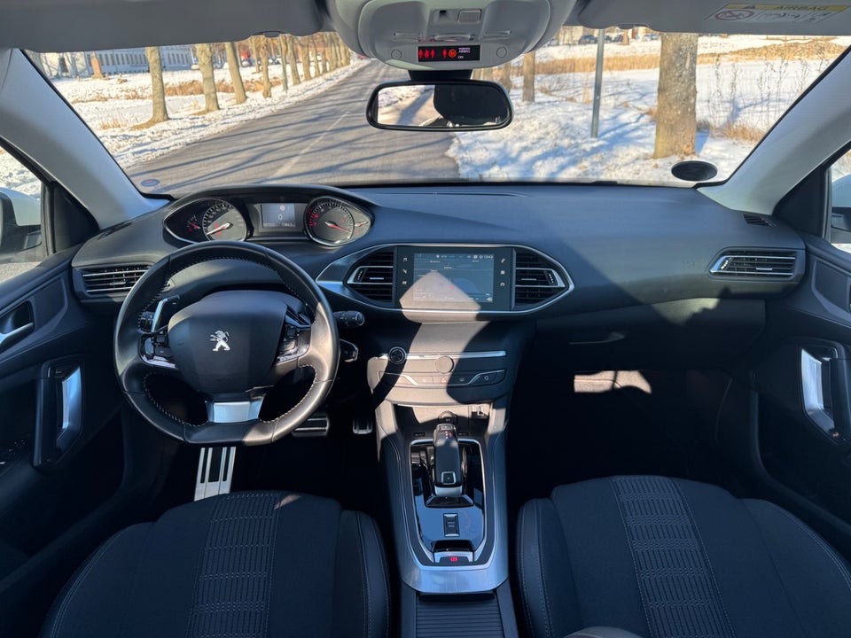 Peugeot 308 1,2 PureTech 130 Prestige EAT8 5d