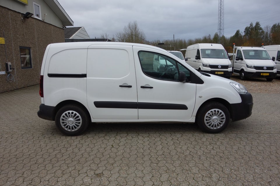 Peugeot Partner 1,6 BlueHDi 100 L1 Flex Van 5d