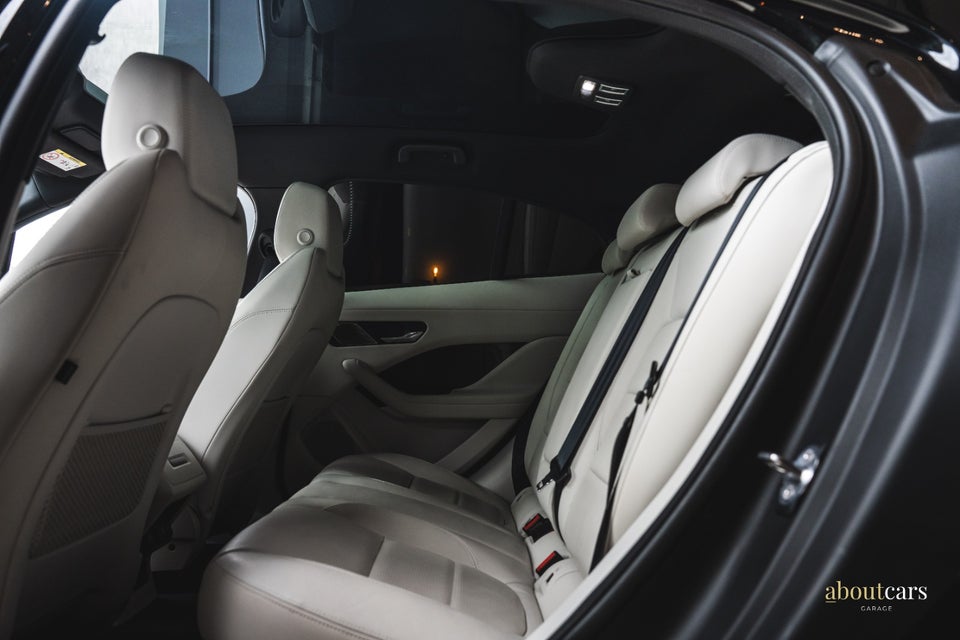 Jaguar I-Pace EV400 Black AWD 5d
