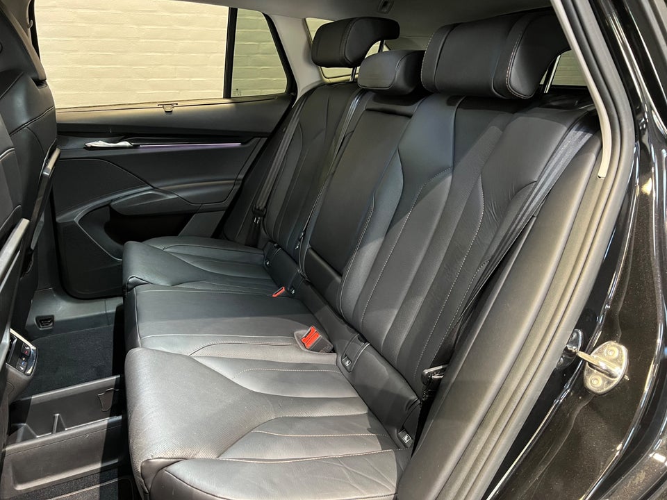 Skoda Enyaq 80 iV Suite 5d