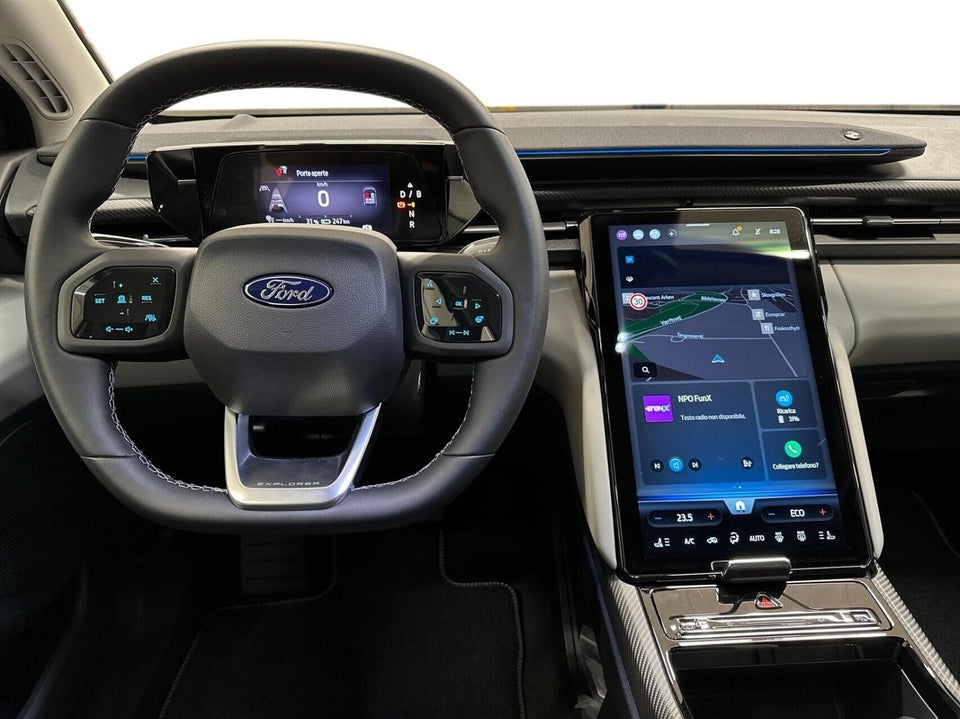 Ford Explorer 82 Premium Extended Range 5d