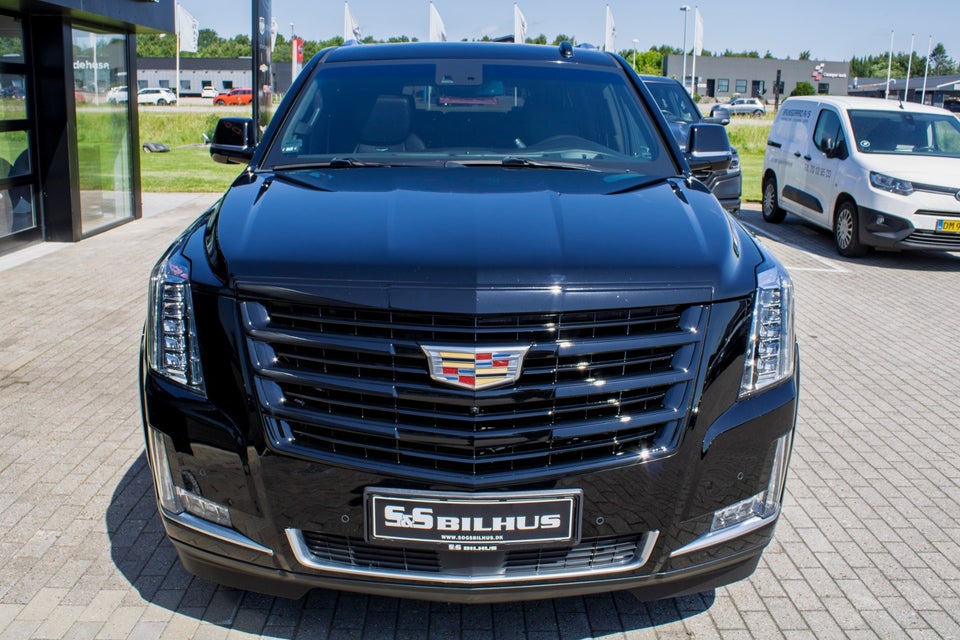 Cadillac Escalade 6,2 V8 ESV Platinum aut. 7prs 5d