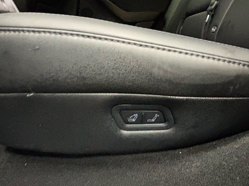 Tesla Model Y Launch Series Long Range AWD 5d