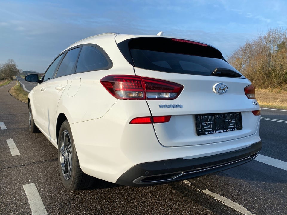 Hyundai i30 1,0 T-GDi Essential stc. DCT 5d