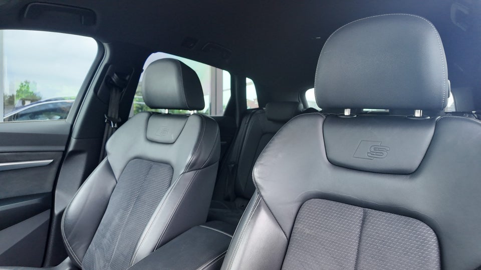 Audi e-tron 55 S-line quattro 5d