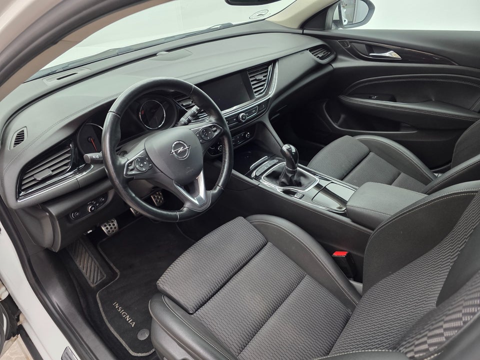 Opel Insignia 1,5 T 165 Dynamic Sports Tourer 5d