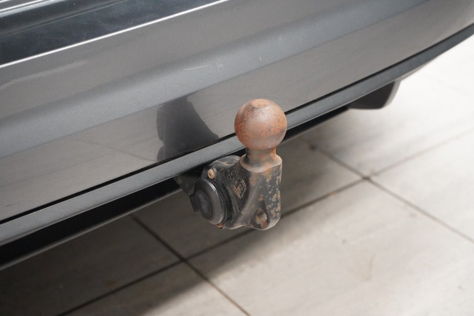 VW Touran 1,6 TDi 115 Comfortline Connect DSG 7prs 5d