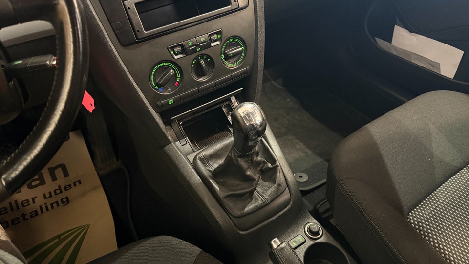 Skoda Octavia 1,6 FSi Ambiente 5d