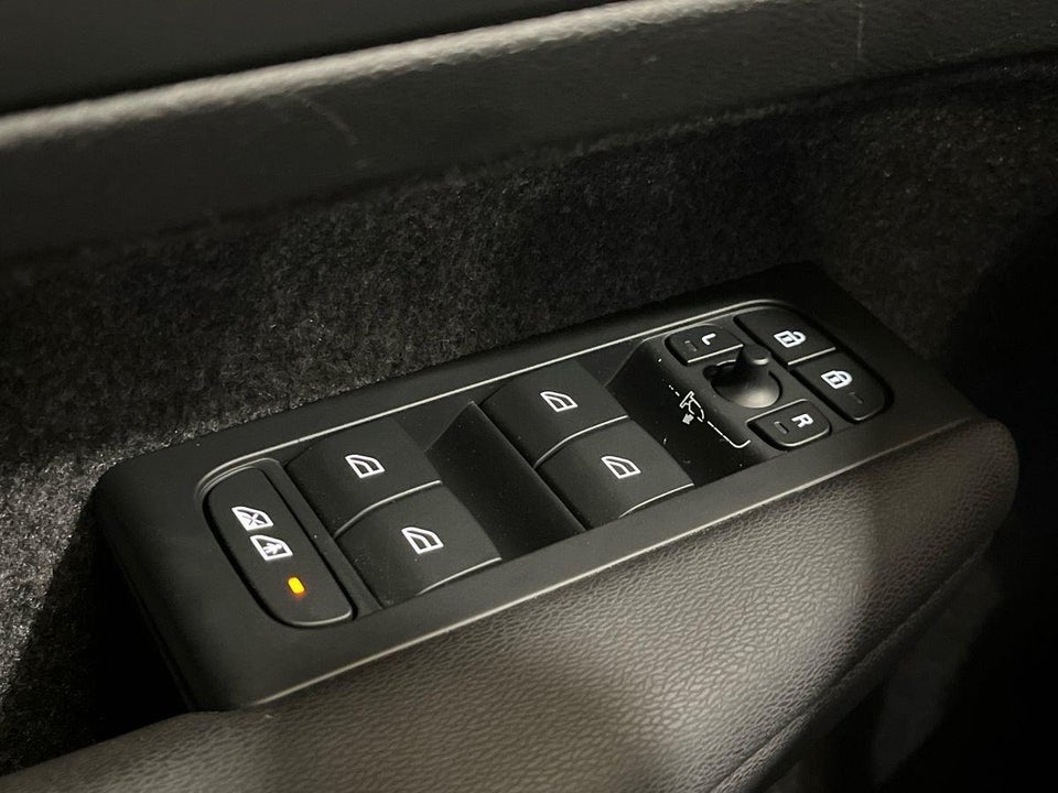 Volvo XC40 P6 ReCharge Core 5d