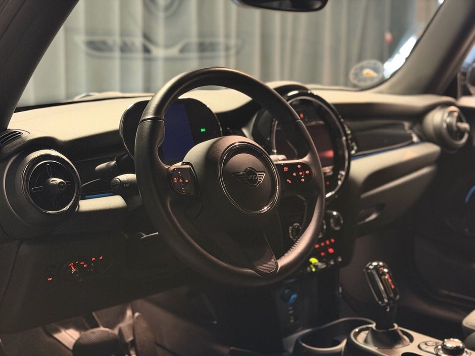 MINI Cooper SE Classic Trim 3d