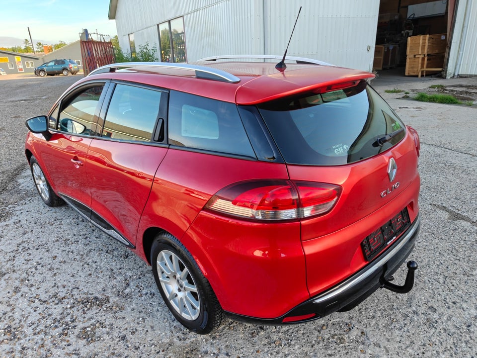 Renault Clio IV 0,9 TCe 90 Expression Sport Tourer 5d