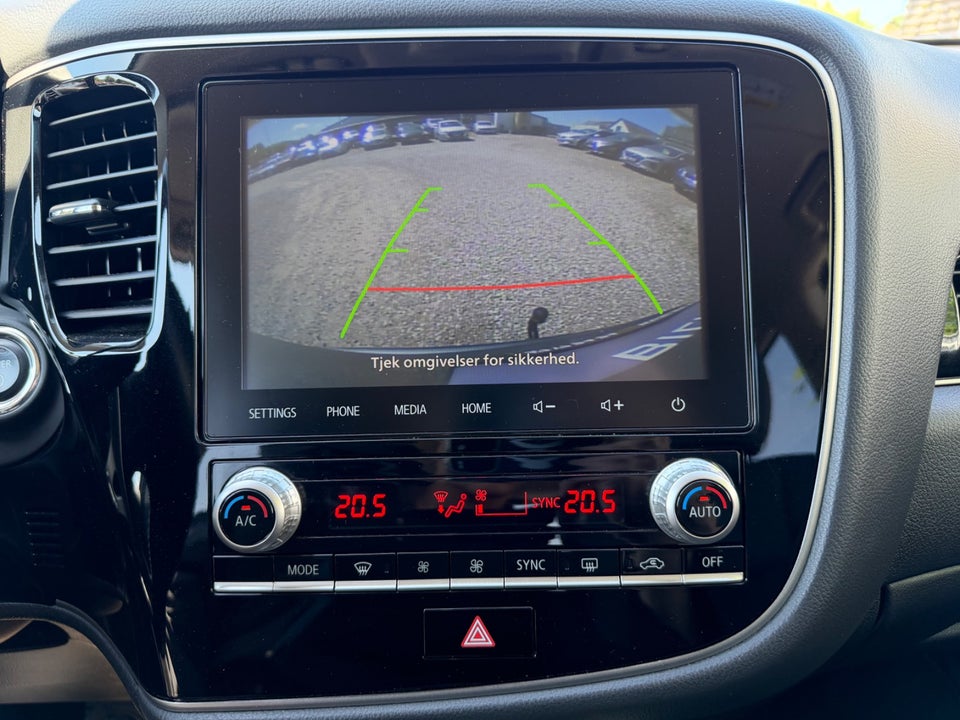 Mitsubishi Outlander 2,4 PHEV Inform CVT 4WD 5d