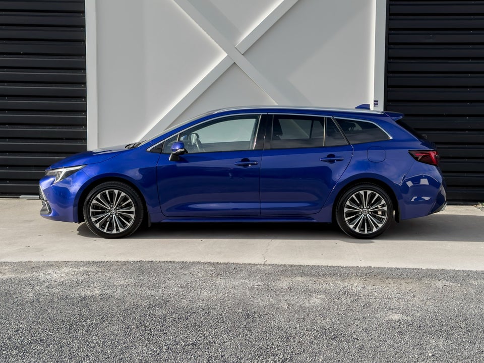 Toyota Corolla 1,8 Hybrid Style Touring Sports e-CVT 5d