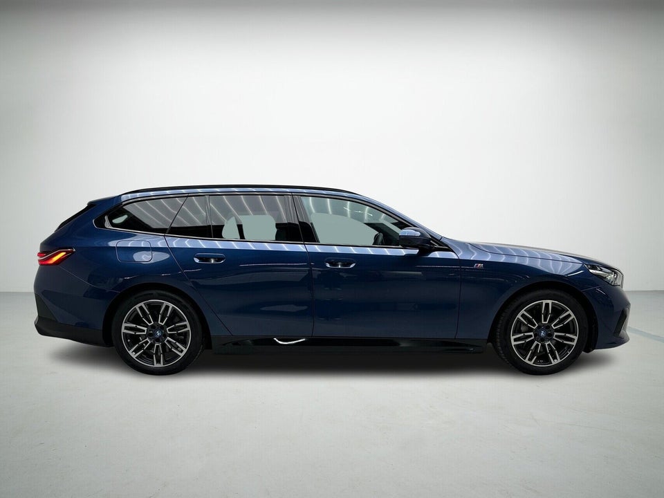 BMW i5 eDrive40 Touring Fully Charged M-Sport 5d