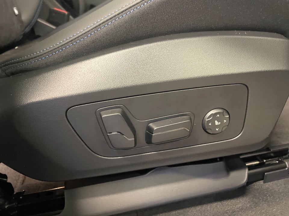 BMW iX1 eDrive20 Fully Charged 5d