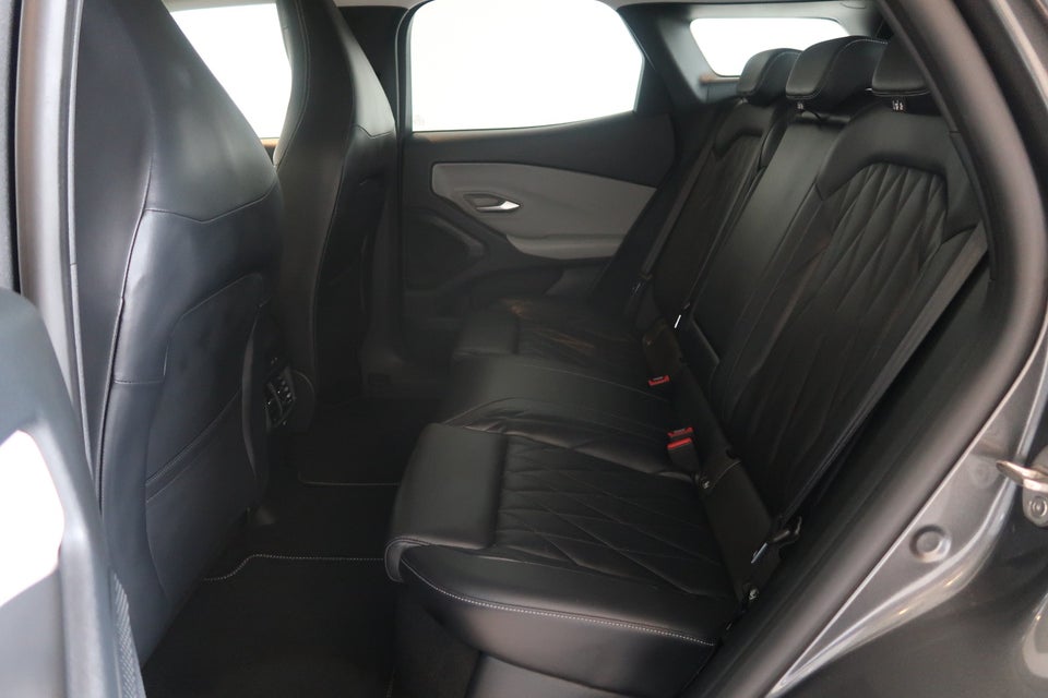 Ford Explorer 84 Premium Extended Range AWD 5d