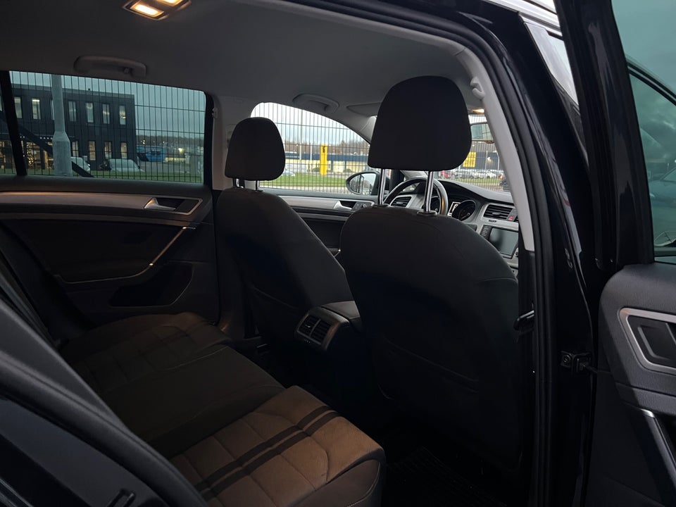 VW Golf VII 1,4 TSi 150 R-line Variant DSG BMT 5d