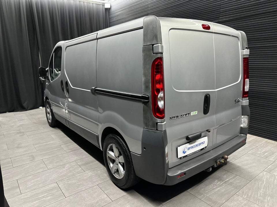 Renault Trafic T27 2,0 dCi 115 L1H1 4d