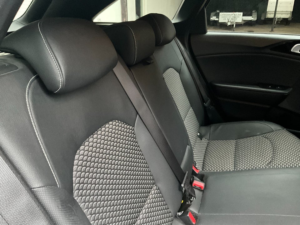 Kia Ceed 1,6 PHEV Upgrade SW DCT 5d