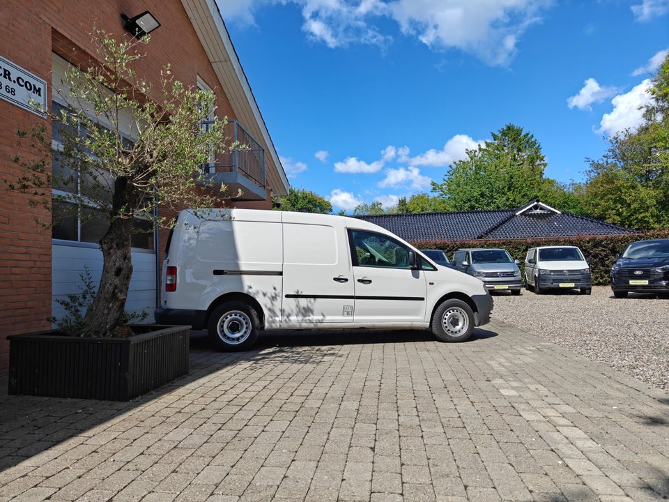 VW Caddy Maxi 1,6 TDi 102 Comfortline BMT Van 4d