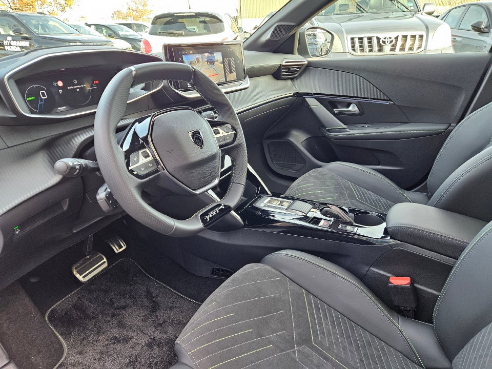 Peugeot e-208 54 GT Pack 5d